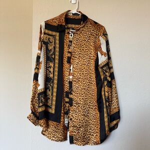 PrettyLittleThing Black & Gold Cheetah Print Long Buttoned Down Collared Shirt